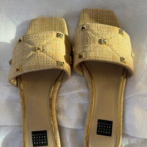 White House Black Market Rattan Slides - Size 7